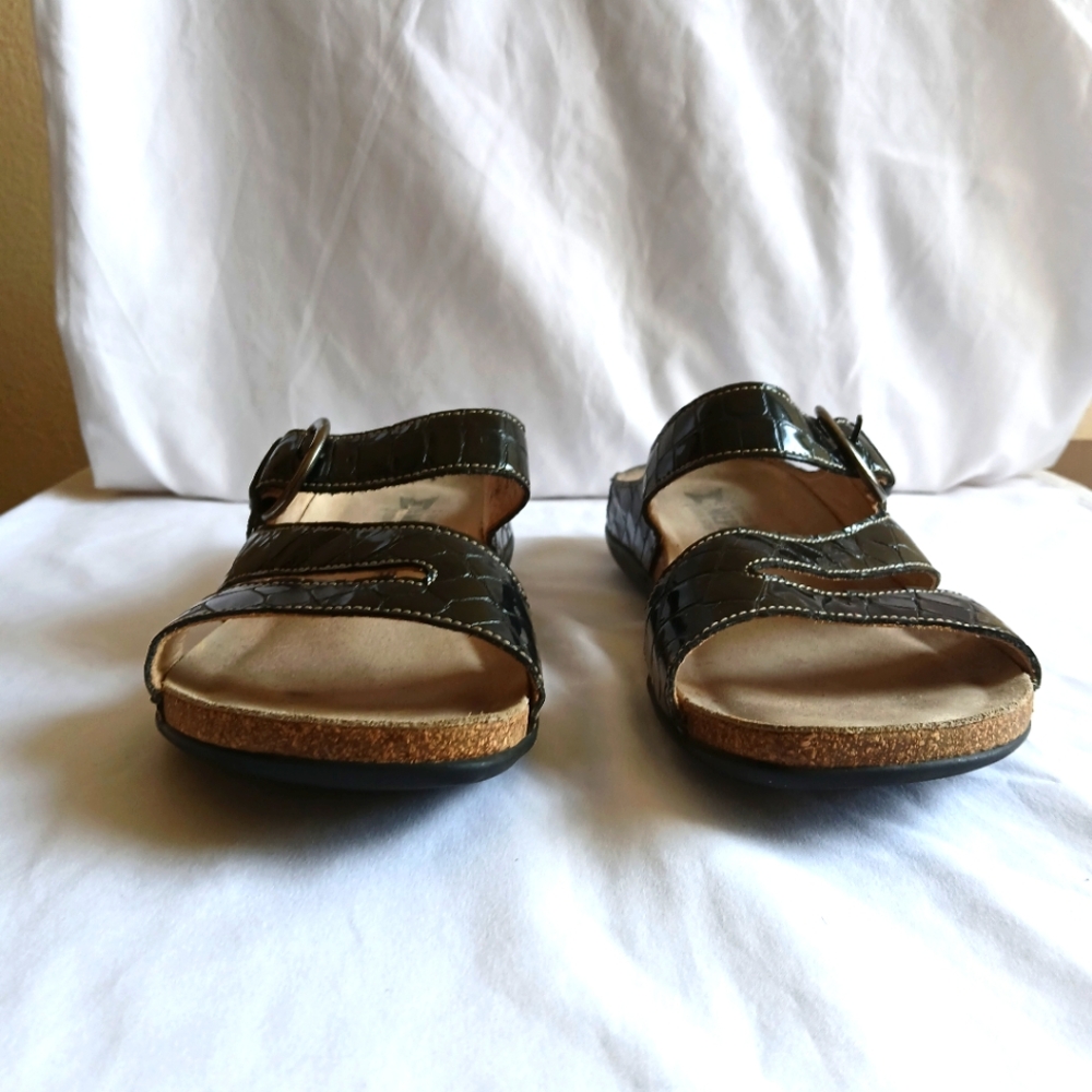 Mephisto Air-Relax Embossed Leather Sandals Size 38